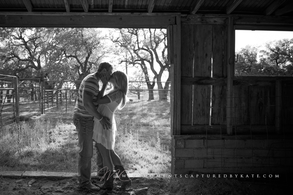 Fort-Worth-Engagement-Photographer_Hank&Katy_March29-7596-KatePanza